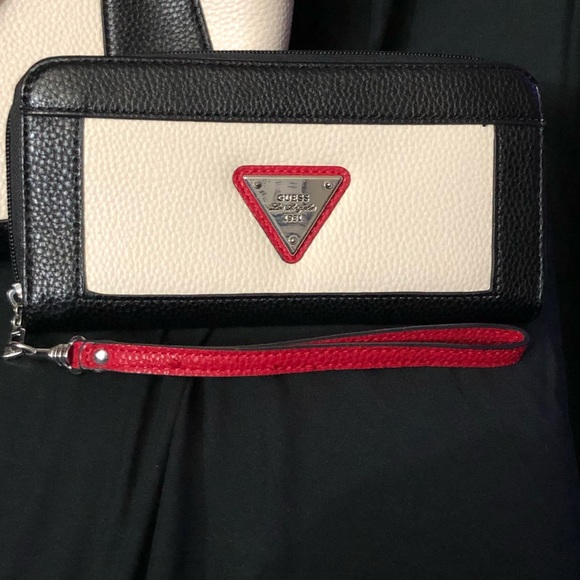 Guess Handbag & Wallet NWOT SOLD - Picture 3 of 6